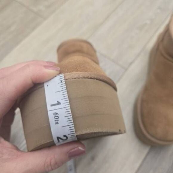 UGG Classic Ultra Mini Platform chestnut tan suede boots warm winter size 9 - Picture 12 of 14